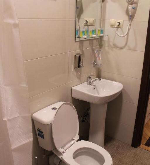 اتاق استاندارد سه نفره, Guest House Chiko