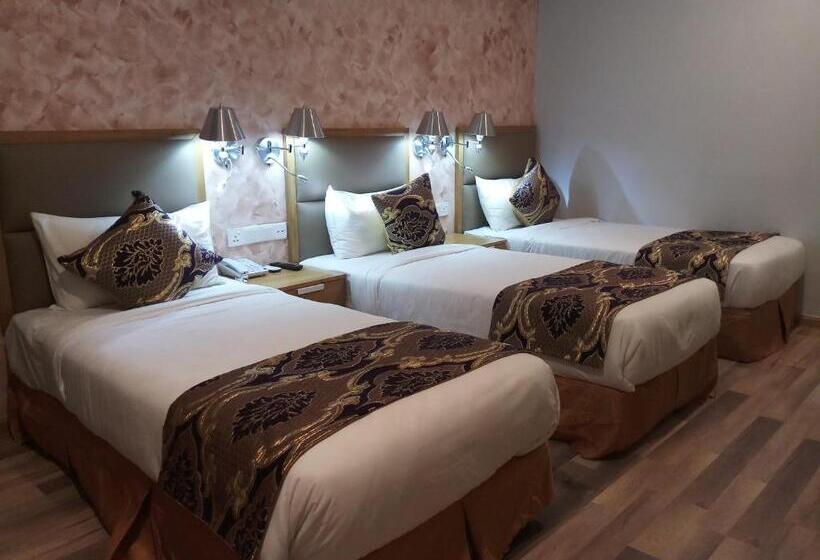 Трехместный Номер Deluxe, K Garden Hotel  Sdn Bhd