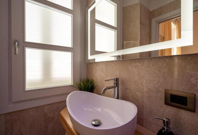 اتاق لوکس, Corso Umberto Rooms