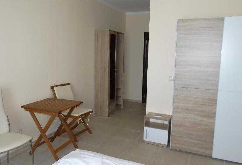 Quarto Familiar Vista Mar, Akrotiria Beach Apart Complex