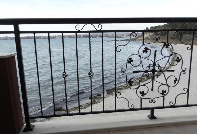 Quarto Familiar Vista Mar, Akrotiria Beach Apart Complex