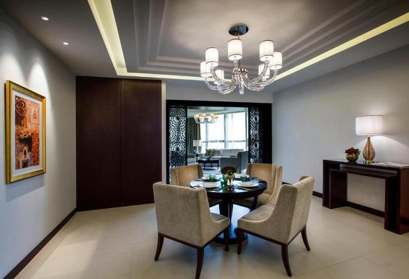 Апартаменты 2 Спальни, Bab Al Qasr Residence
