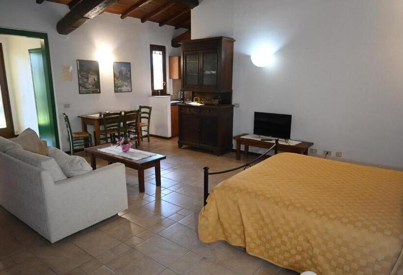 Студия Стандарт, Agriturismo I Due Casali
