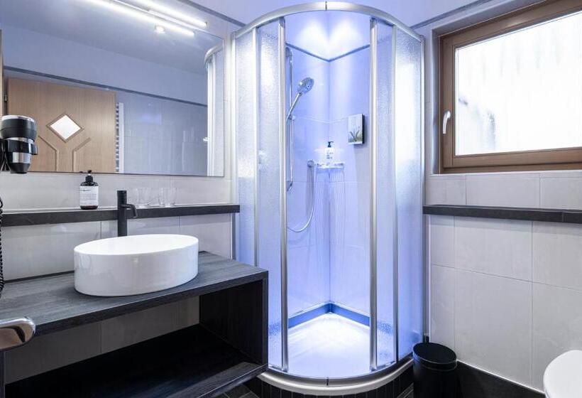 Quarto standart com varanda, Michael Am Waal
