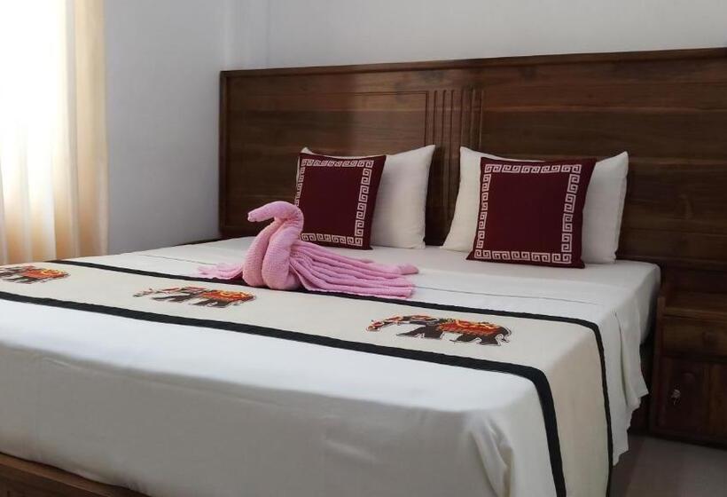 Standard Room, Shani Residence Kandy
