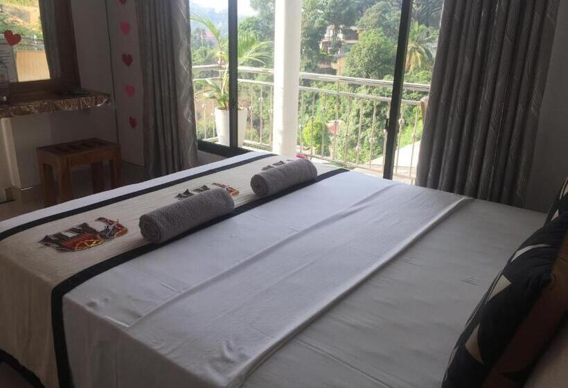 Standard Room Mountain View, Shani Residence Kandy