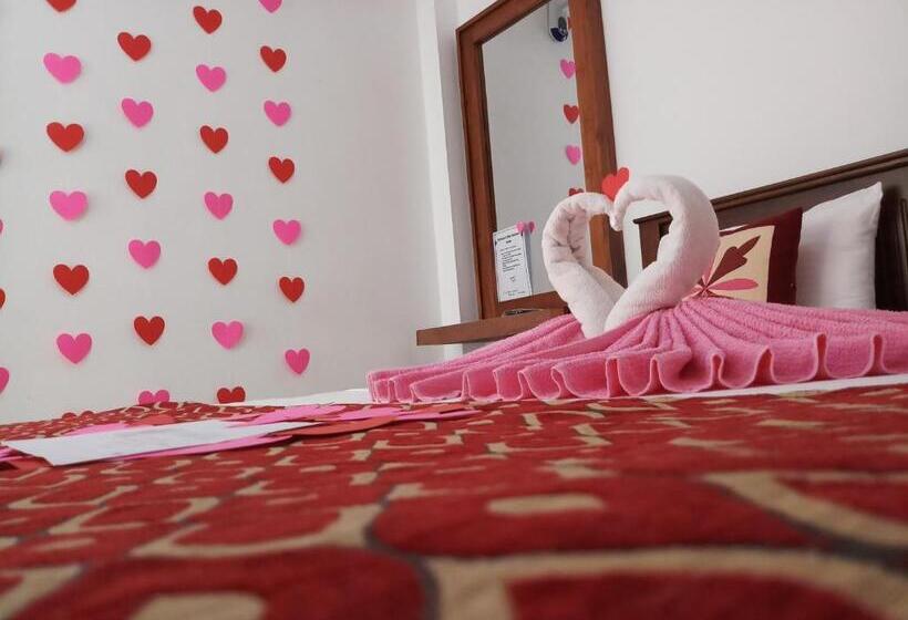 Standard Room with Balcony, Shani Residence Kandy