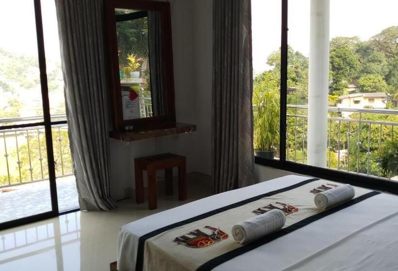 Standard Room Mountain View, Shani Residence Kandy