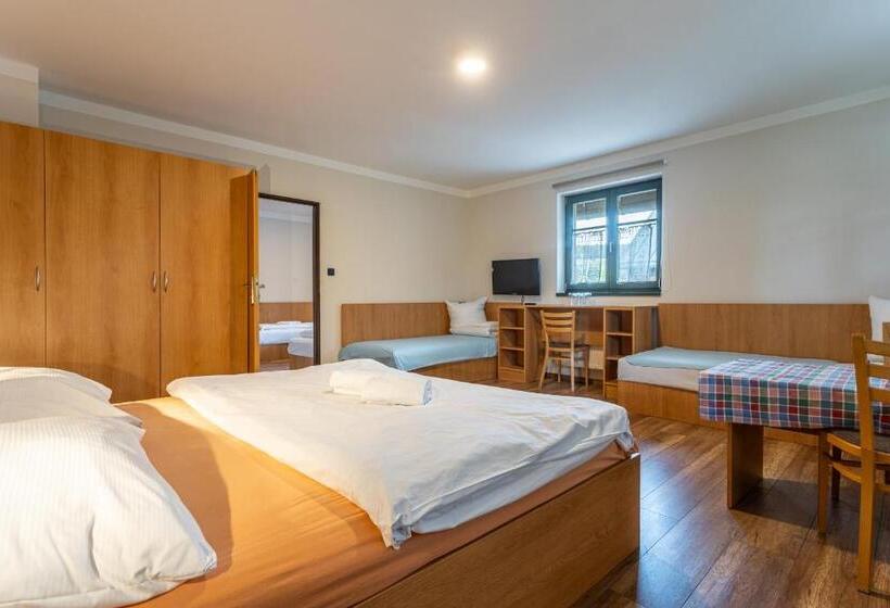 Quarto Quadruple Standard, Houda Bouda   Penzion & Apartmány