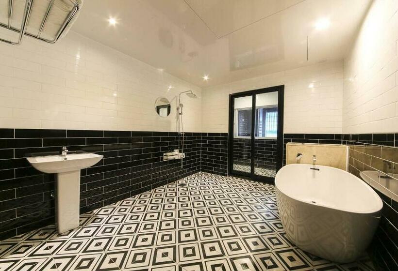 Family Suite, Gupo Station Almond