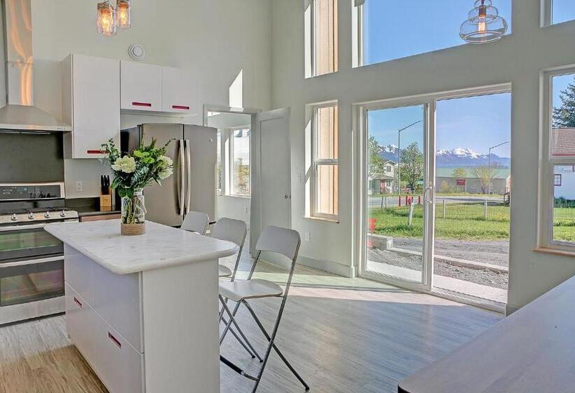 سوییت لوکس, The Vue B&b