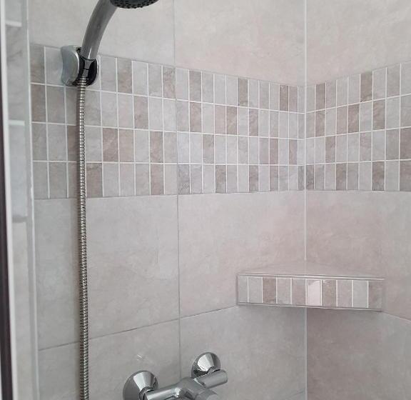 اتاق اکونومی, Mátyás Panzió