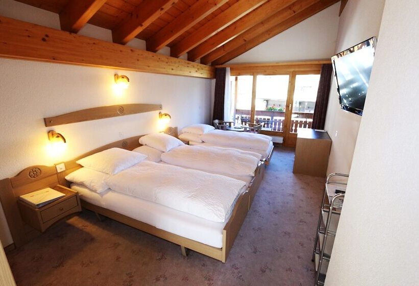 Chambre Triple Standard avec Balcon, Artemis