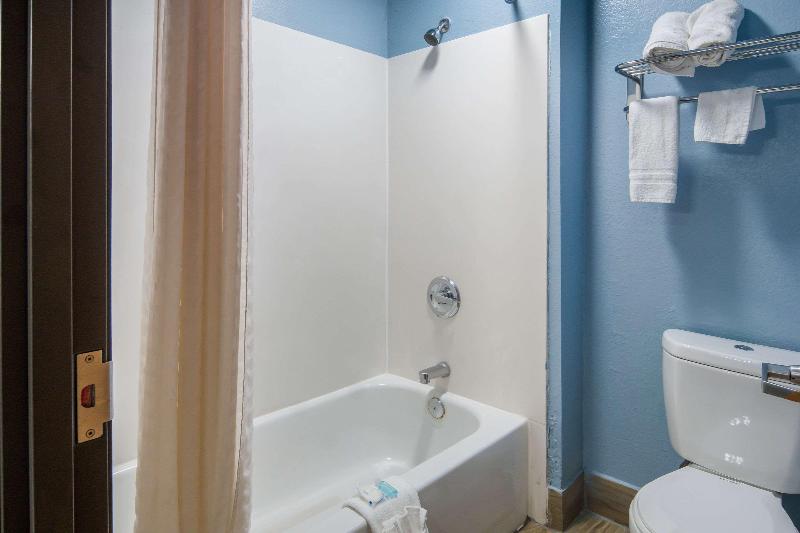 带大床的标准间, Rodeway Inn Carrollton I 35e