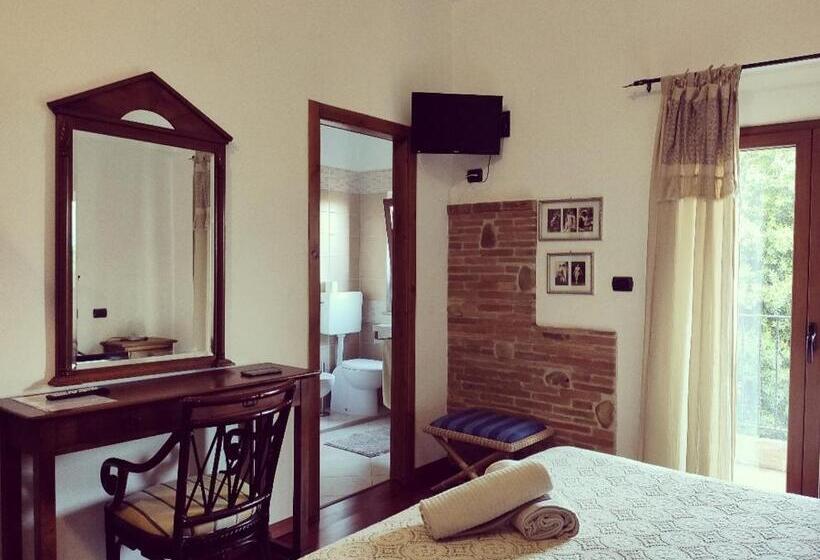 Номер Deluxe с Балконом, Casale Del Sole