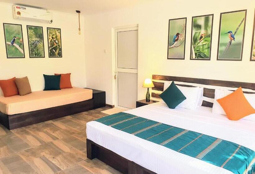 Трехместный Номер Deluxe, The Backwaters Lodge