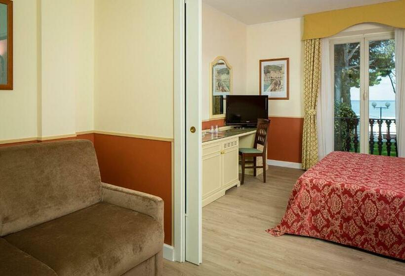 جناح جونيور, Grande Albergo