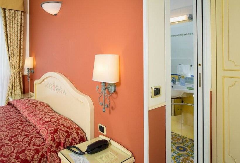 Номер Deluxe Вид на Море Боковой, Grande Albergo