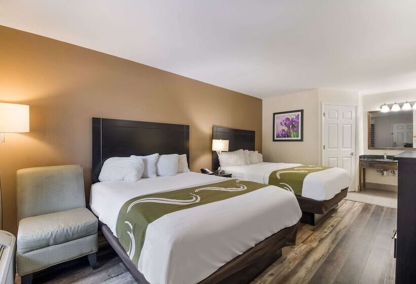 带2个双人床的标准工作室, Quality Inn Decherd / Winchester