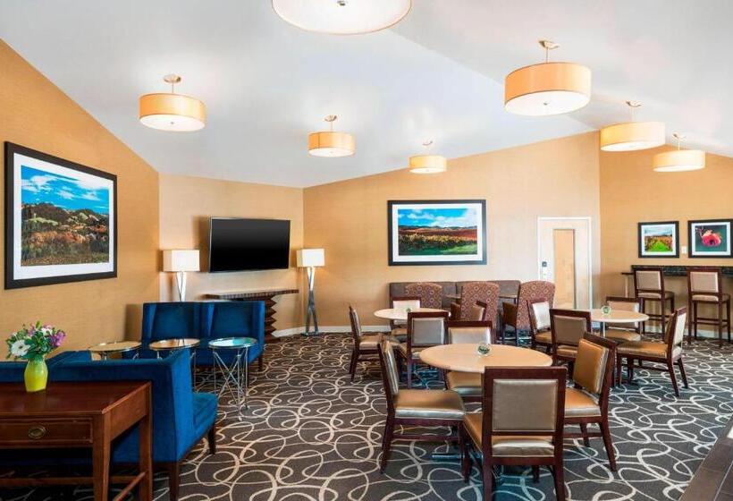 Номер Клуб Кровать Кинг, Sheraton Sonoma Wine Country Petaluma