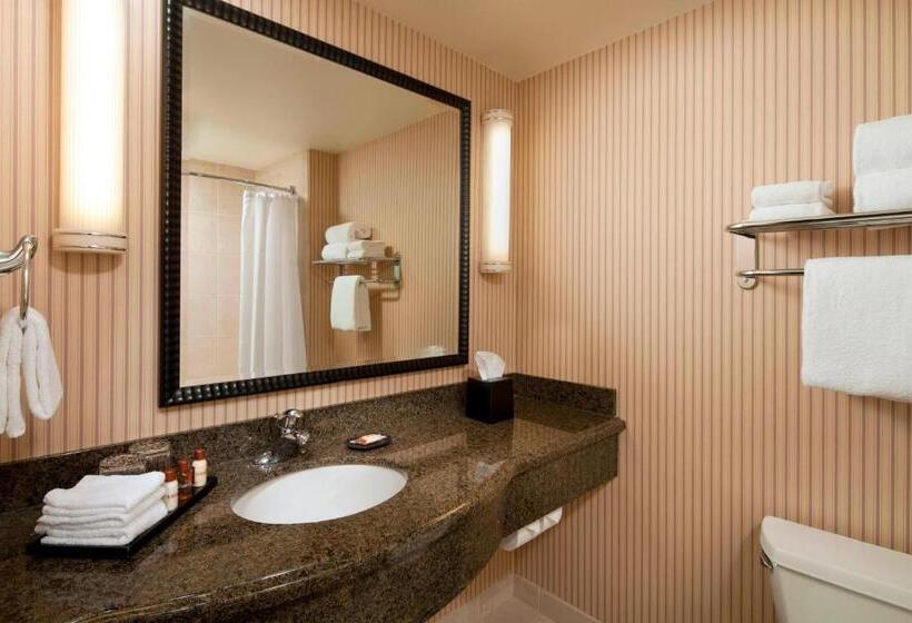 Номер Стандарт Вид на Сад, Sheraton Sonoma Wine Country Petaluma