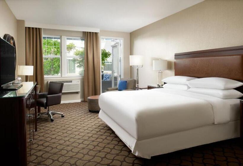 Номер Deluxe Вид на Сад, Sheraton Sonoma Wine Country Petaluma