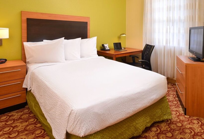 Люкс 2 Спальни, Candlewood Suites Miami Lakes, An Ihg