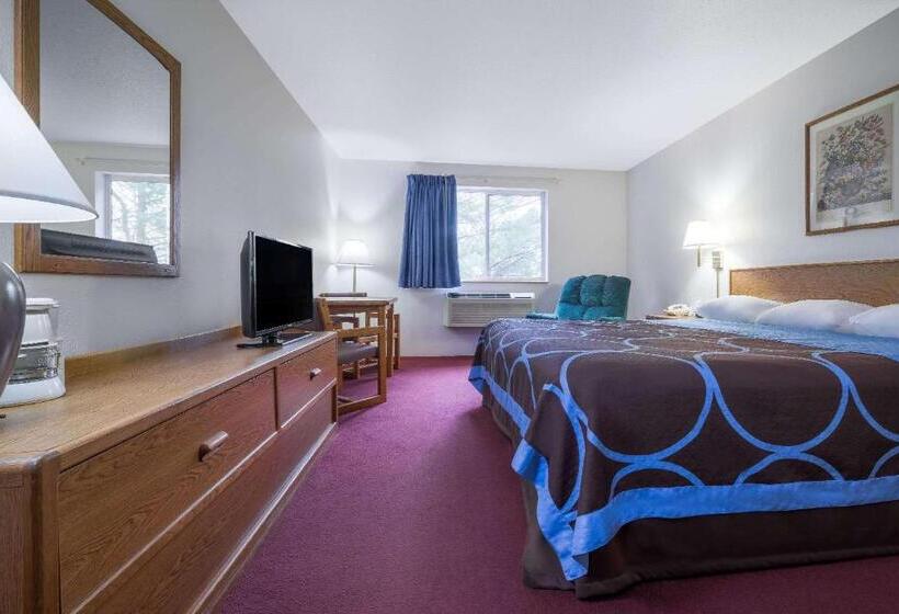 Deluxe Suite King Bed, Super 8 By Wyndham Park Rapids
