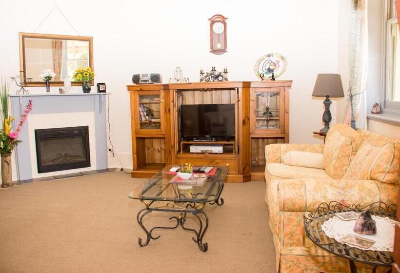 Дом 1 Спальня, Kimba Travellers  Haven