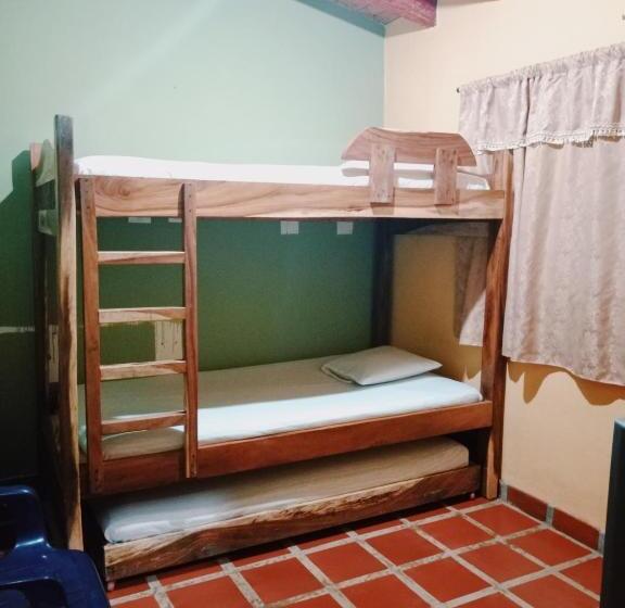 Семейный Номер Совместный Санузел, Vista Hermosa Eco Hostal