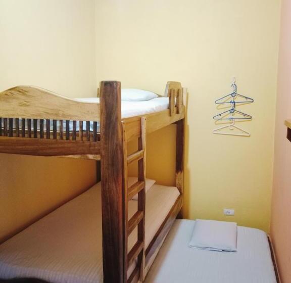 Семейный Номер Совместный Санузел, Vista Hermosa Eco Hostal