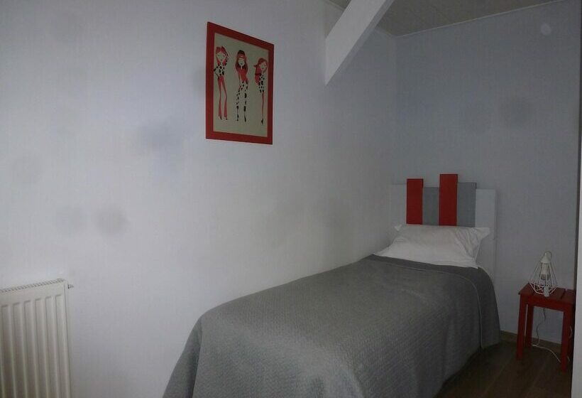 Quarto Familiar, Domaine De Calbiac