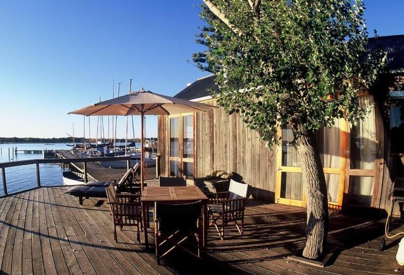 Дом 1 Спальня, Boathouse  Birks River Retreat