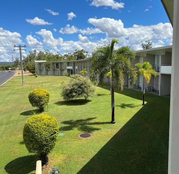 스위트 킹사이즈 침대, Country Roads Motor Inn Dysart