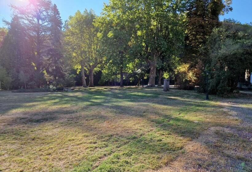 Дом 3 Спальни, Chateau De Viviez