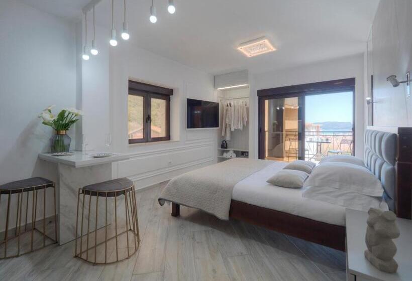 استودیوی استاندارد با چشم‌انداز دریا, Misisuone Apartments Budva