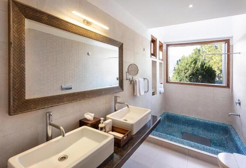 스탠다드 룸 킹사이즈 침대, Suryavilas Luxury Resort & Spa