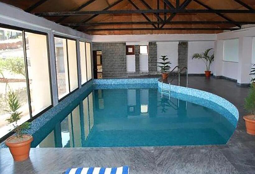 キングサイズベッドのスタンダードルーム, Suryavilas Luxury Resort & Spa