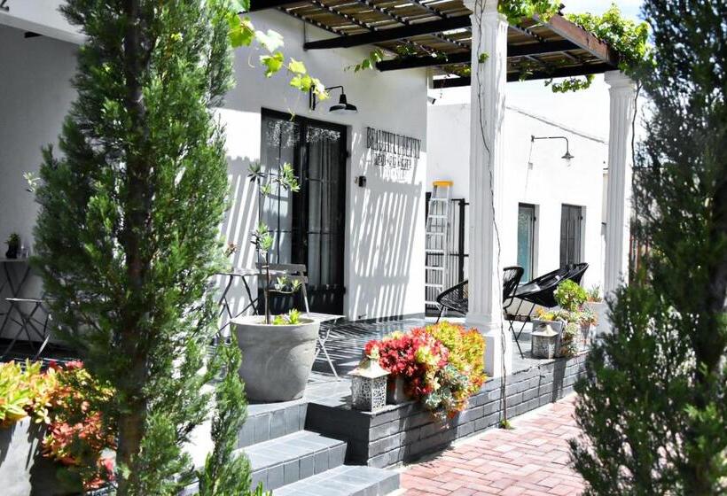 Номер Стандарт Вид на Сад, Beautiful Betty Guesthouse