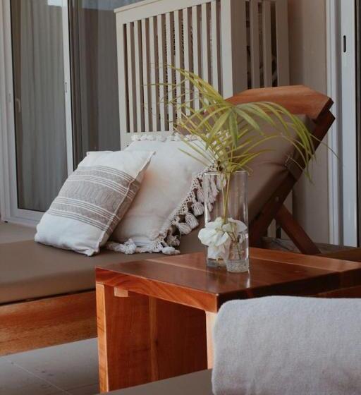 スイート, Noah Beach Hotel & Suites