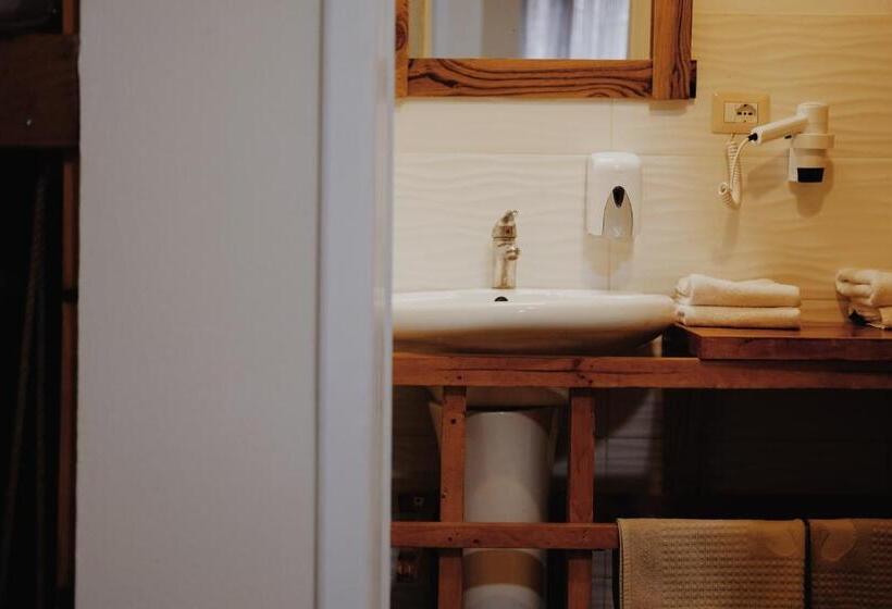 اتاق استاندارد, At Pikotiko S   Korca City Rooms For Rent