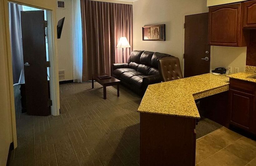 سوئیت برای معلولان, Best Western Plus Hannaford Inn & Suites