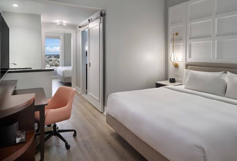 스위트, Courtyard By Marriott New Orleans French Quarter/iberville