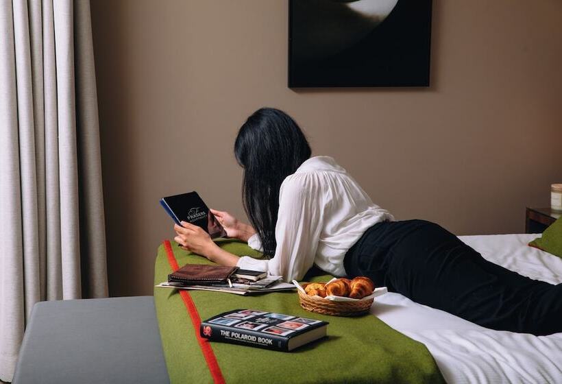 استودیوی لوکس, Fraser Suites Paris La Défense