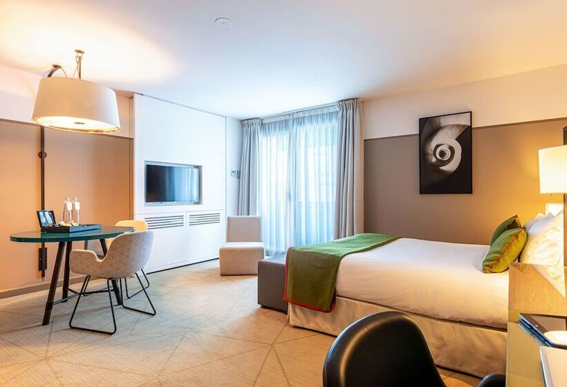 استودیوی لوکس, Fraser Suites Paris La Défense