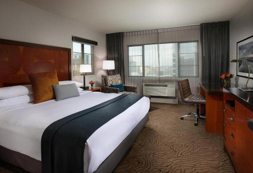 이그제큐티브 룸 킹사이즈 침대, The Paramount Hotel Portland