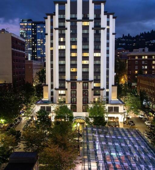 스위트 킹사이즈 침대, The Paramount Hotel Portland