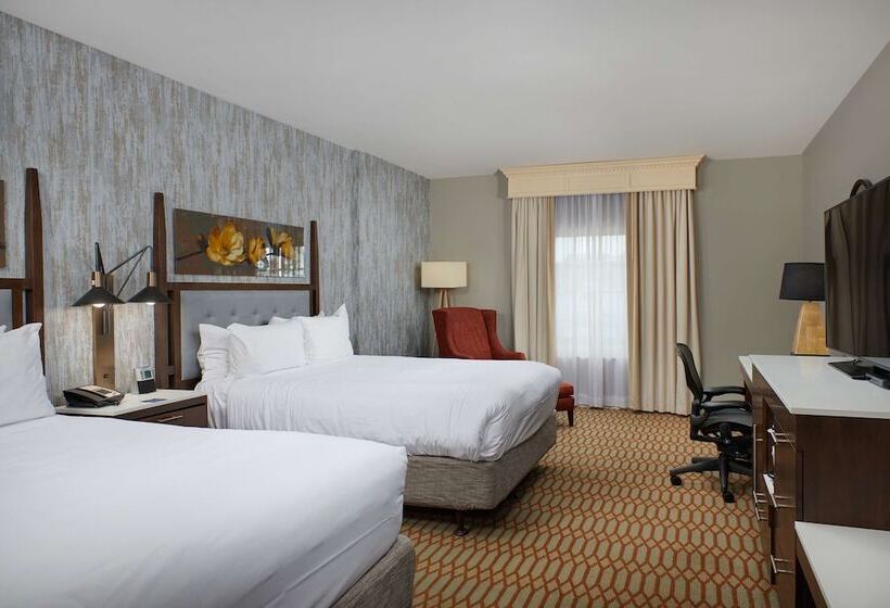 Номер Deluxe Вид на Сад, Virginia Crossings Hotel, Tapestry Collection By Hilton