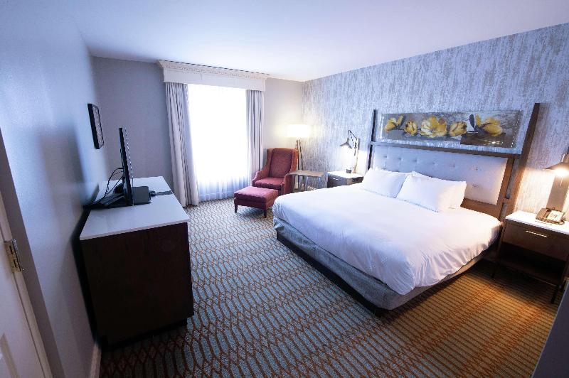 Habitació Estàndard Llit King, Virginia Crossings Hotel, Tapestry Collection By Hilton