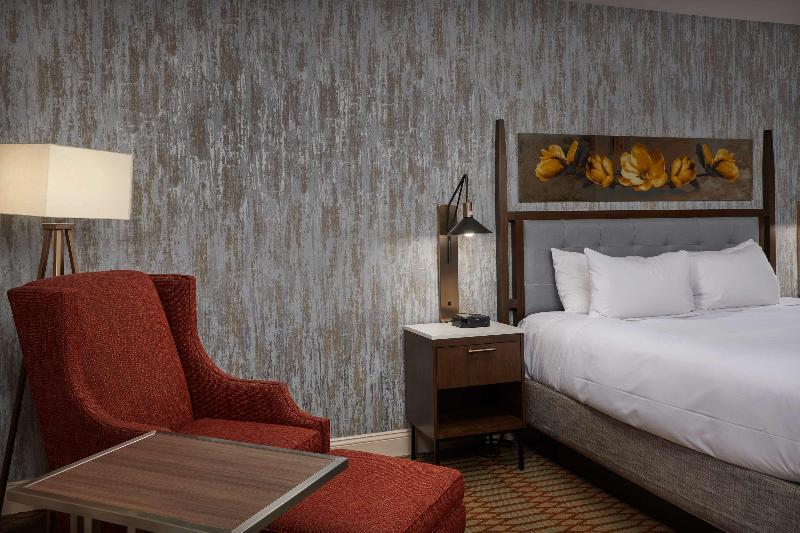 Habitació Estàndard Llit King, Virginia Crossings Hotel, Tapestry Collection By Hilton